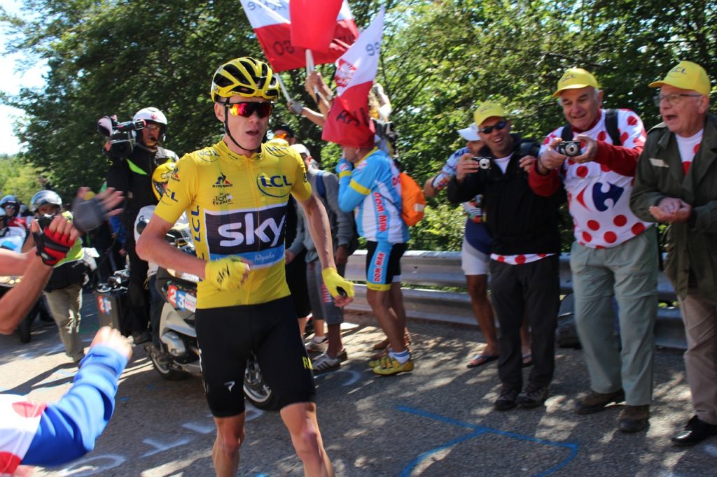 Chris Froome runs up Mont Ventoux